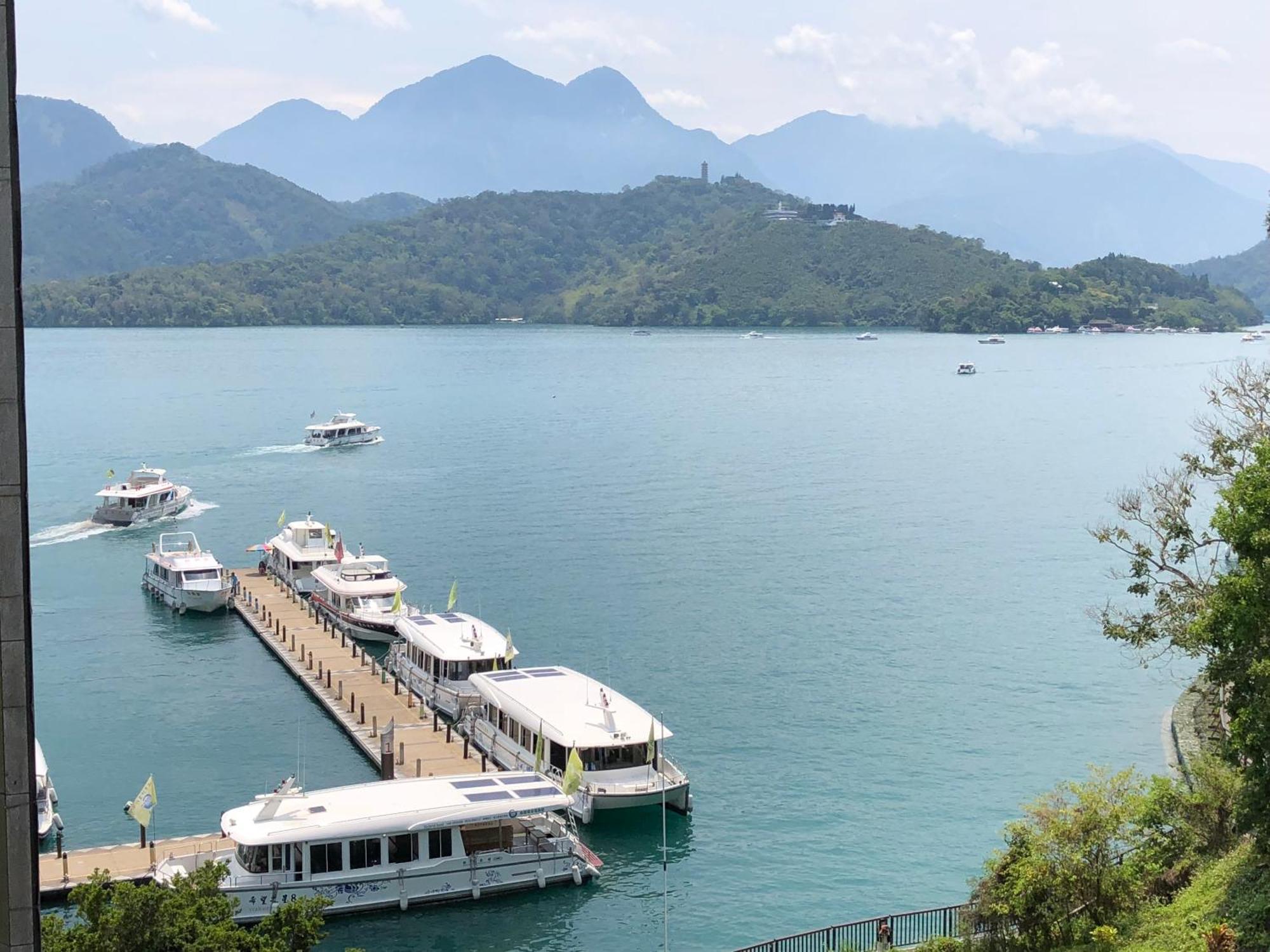 Sun Moon Lake Long Xing Homestay Yuchi Exterior foto